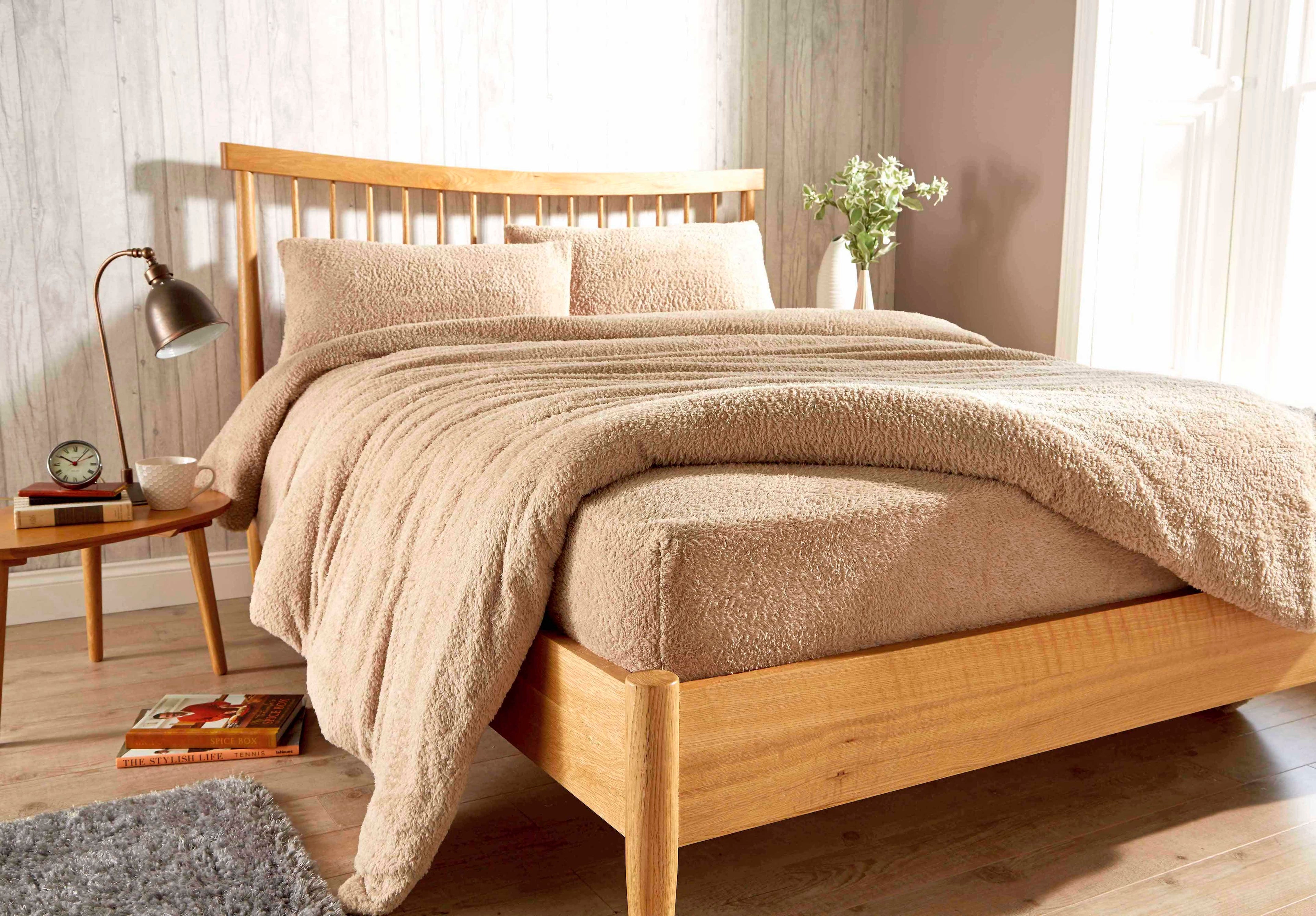 OLIVIA ROCCO Teddy Fleece Extra Deep Fitted Sheet